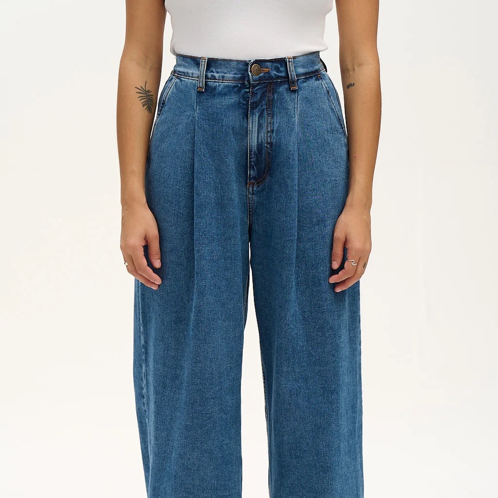 Cole Super Wide Leg Jeans: ORGANIC DENIM - Mid Wash Blue